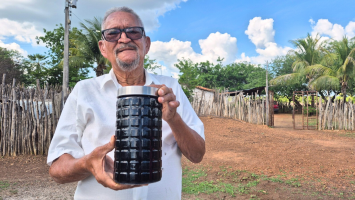 Agricultor que encontrou possível petróleo ao perfurar poço consegue adiar dívida de R$ 15 mil com o banco: 'Alívio'