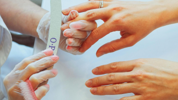 Prefeitura abre vagas para curso gratuito de manicure e pedicure em Fortaleza